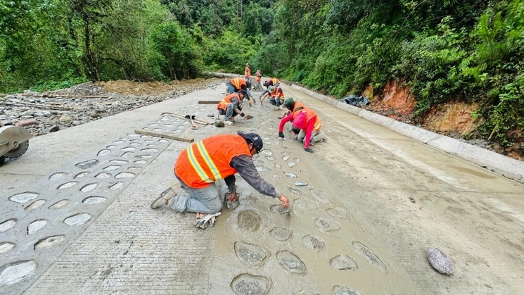 La construcción mantiene dinamismo con obras que conectan comunidades