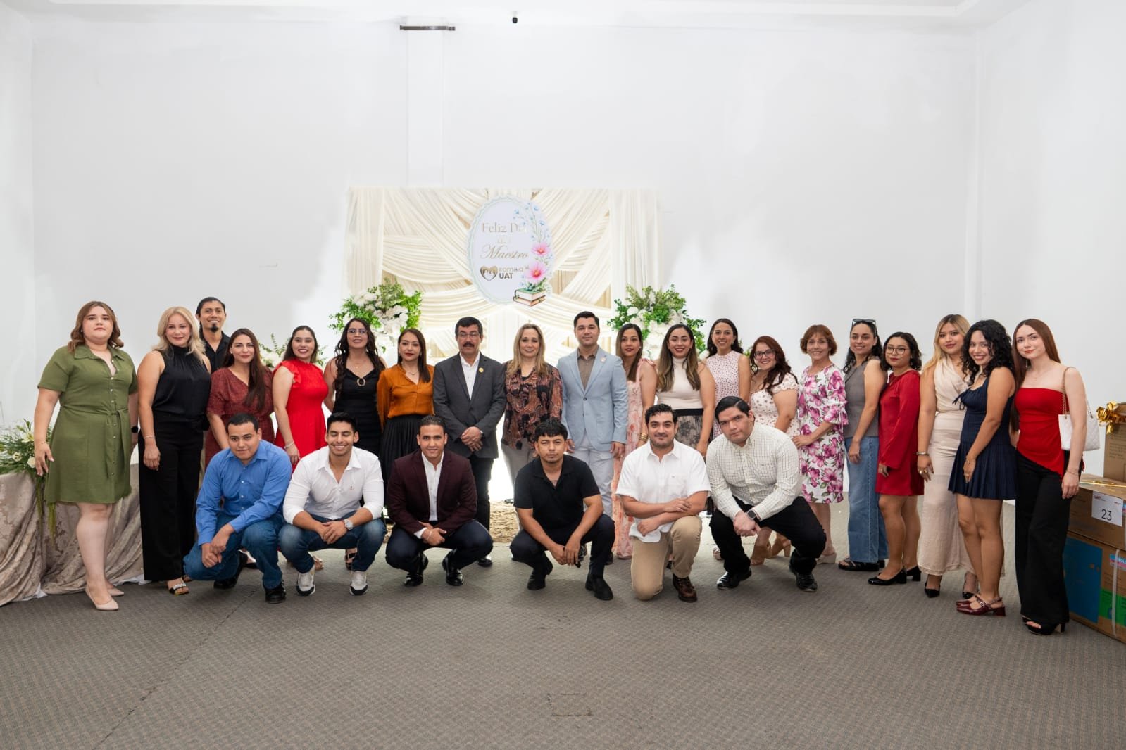 UAT agradece entrega de maestras y maestros de Familia UAT