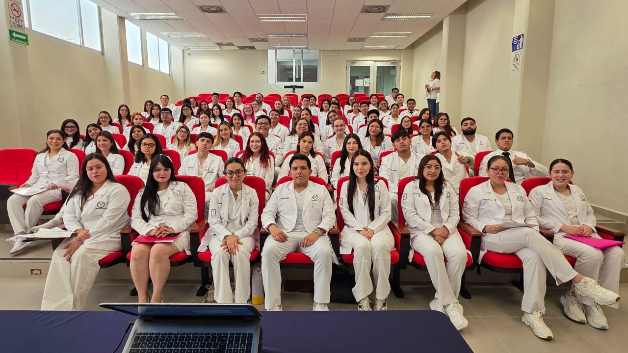 Futuros médicos de la UAT iniciarán internado en instituciones de salud