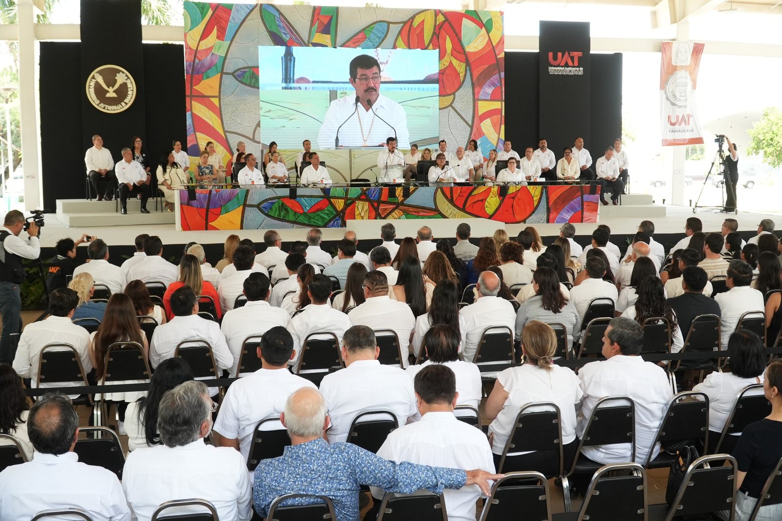 Docentes de la UAT reciben homenaje por hasta 45 años de servicio