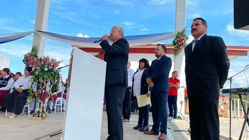 Escuela primaria de Tula despide a una generación con orgullo comunitario